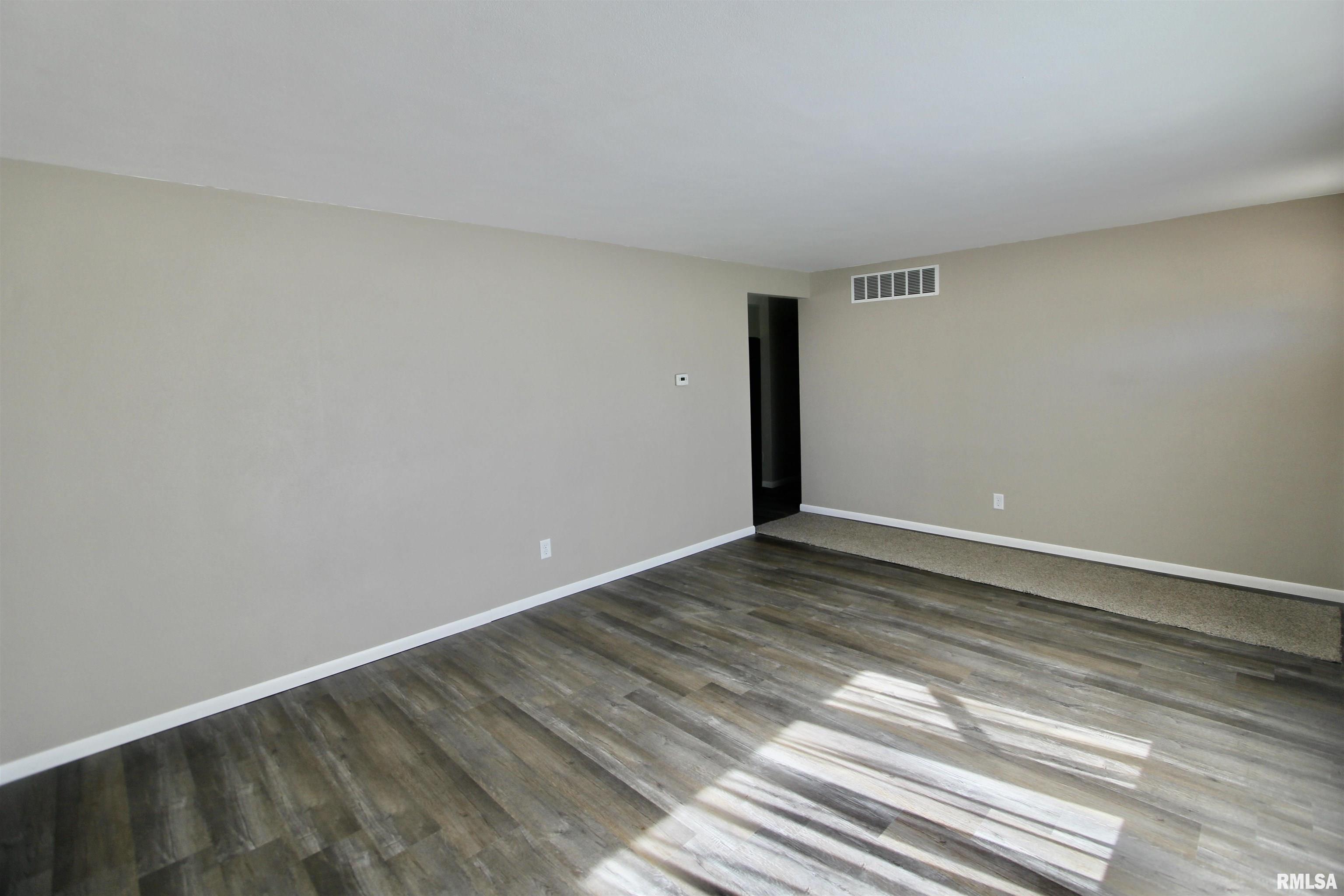 5227 West Airways Road Peoria, IL 61607 - Photo 7 of 55