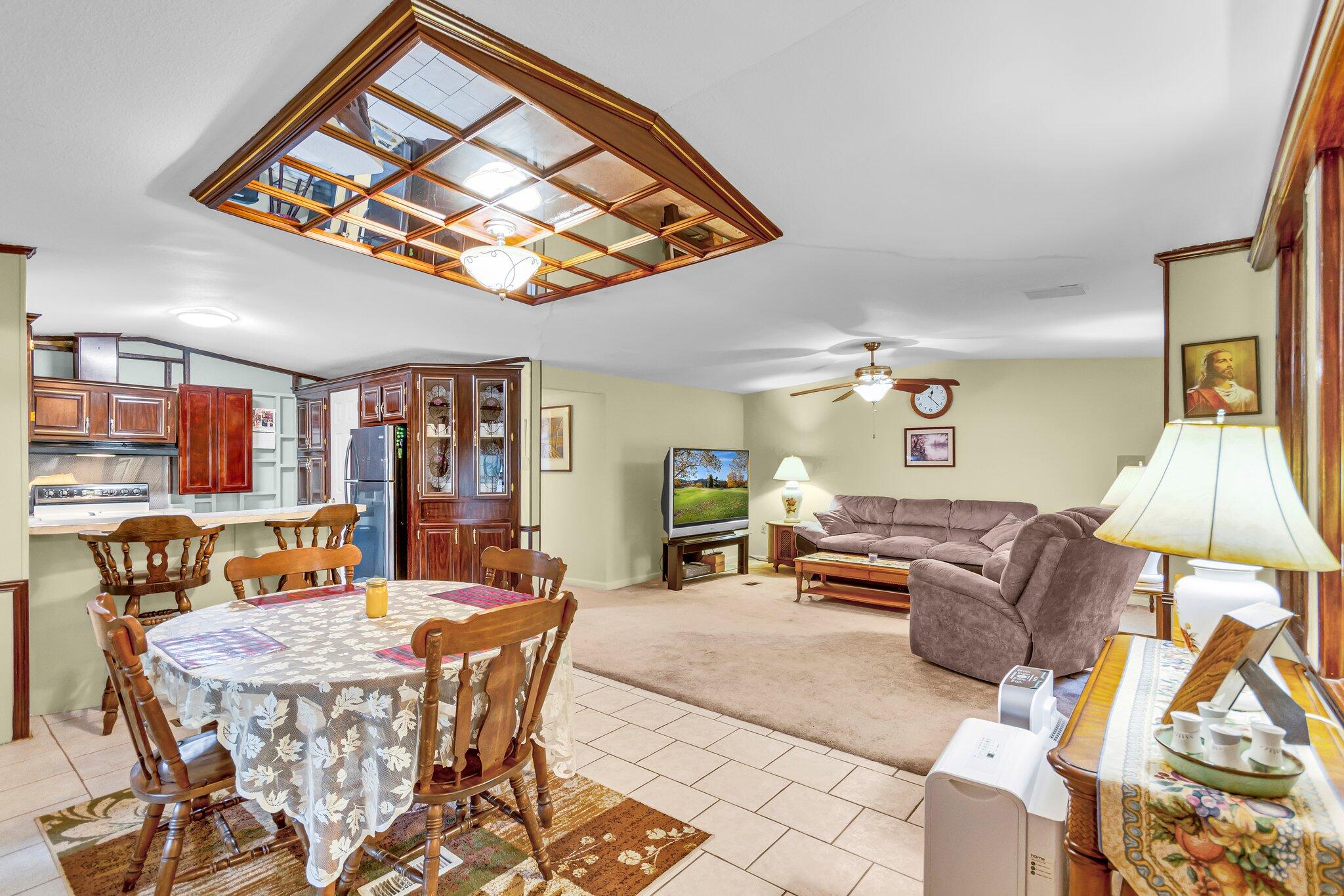 2 Sarah Lane Fort Walton Beach, FL 32547 - Photo 7 of 41 a outdoor living space with furniture and a painting