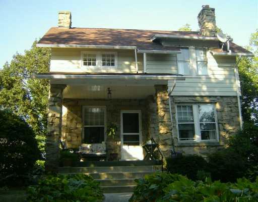 26 Edgecliff Road Rosslyn Farms, PA 15106 - Photo 1 of 8 Exterior Front.