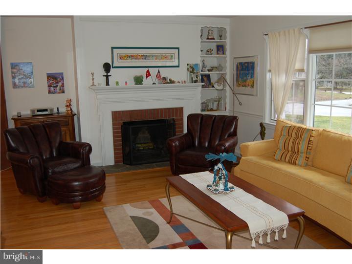 40 Arlington Road Devon, PA 19333 - Photo 7 of 21 Living Room