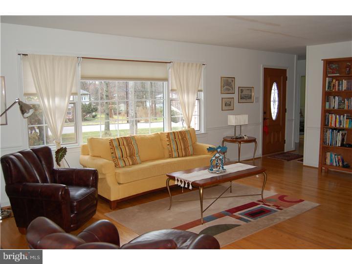 40 Arlington Road Devon, PA 19333 - Photo 8 of 21 Living Room
