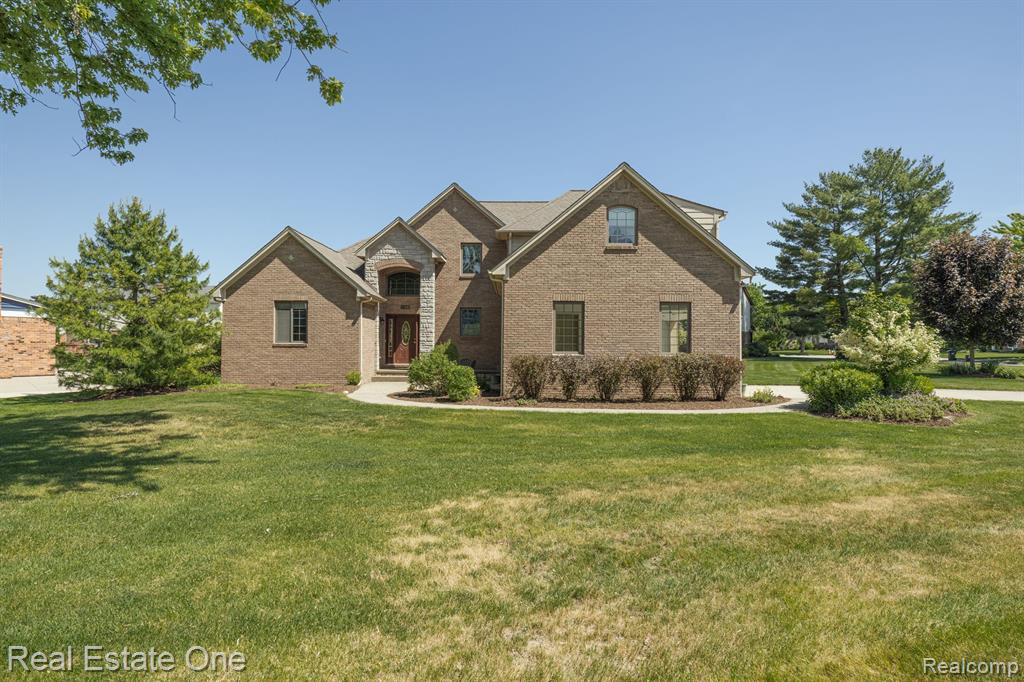 630 Lockmoore Court Rochester Hills, MI 48307 - Photo 3 of 65