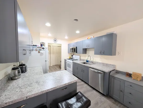 $2,700 | 125 Riverview Court, Unit 125, Secaucus, NJ 07094