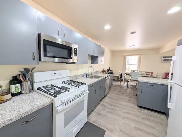 $2,700 | 125 Riverview Court, Unit 125, Secaucus, NJ 07094