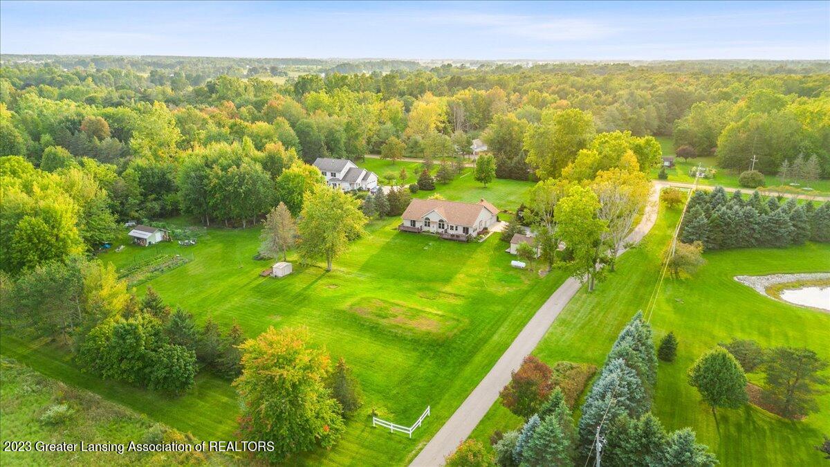 10568 Royston Road Grand Ledge, MI 48837 - Photo 53 of 60 07-Media Jett-7