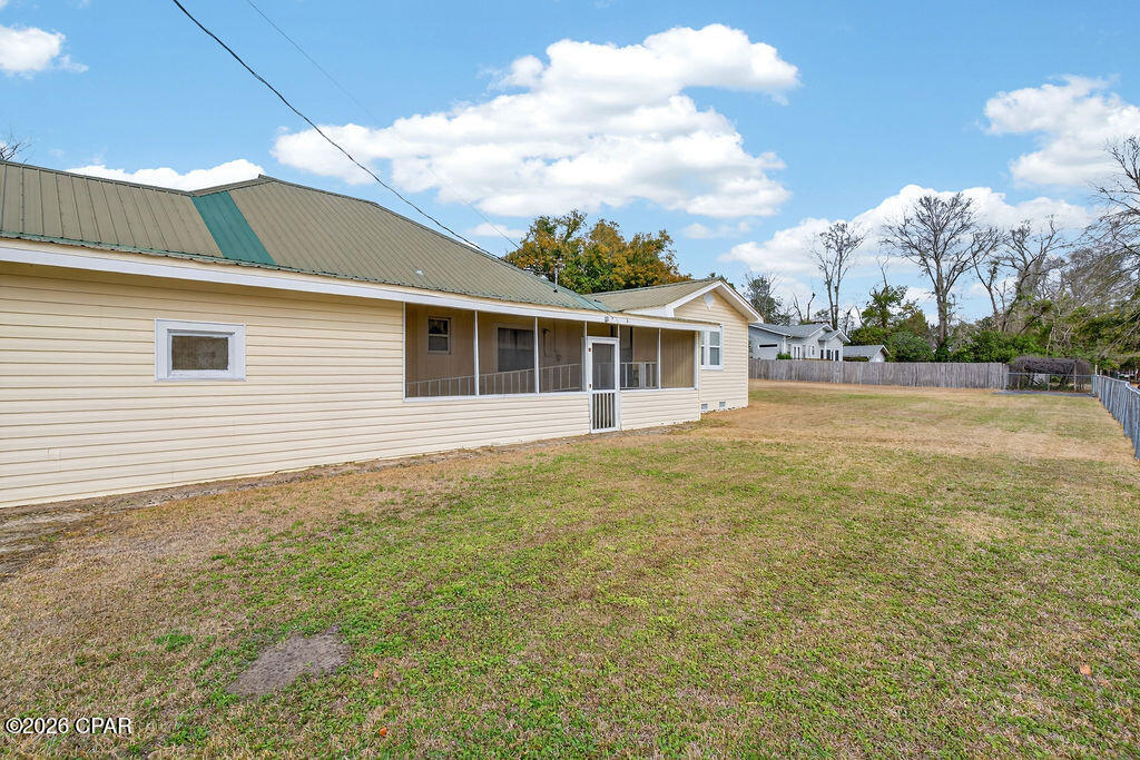 1314 Coggin Avenue Chipley, FL 32428 - Photo 5 of 40