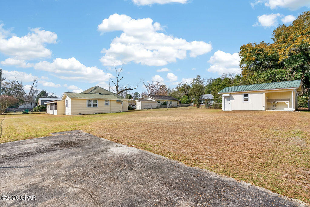 1314 Coggin Avenue Chipley, FL 32428 - Photo 7 of 40