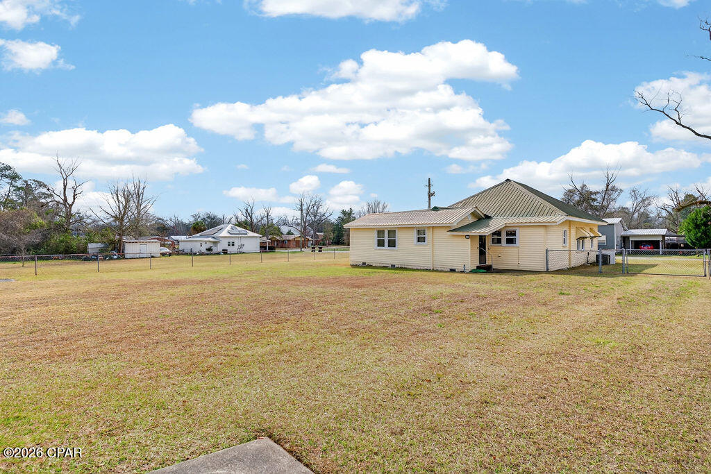 1314 Coggin Avenue Chipley, FL 32428 - Photo 9 of 40