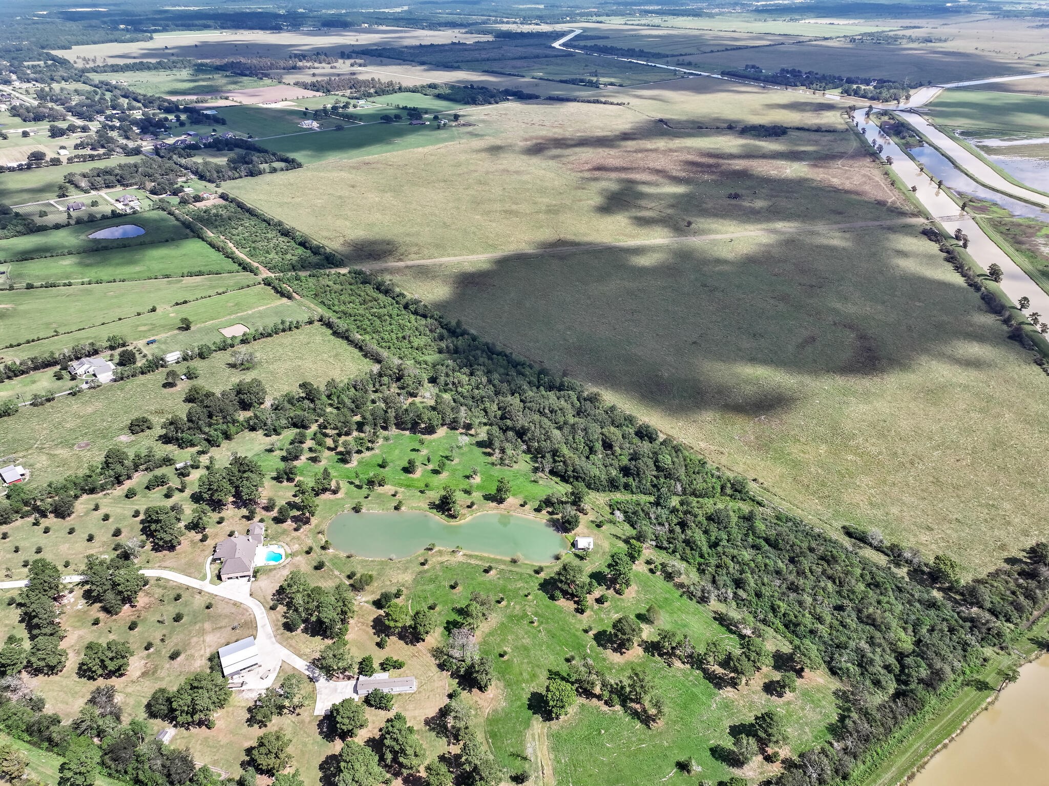 3030 Moore Road Beaumont, TX 77713 - Photo 31 of 38 a view of a yard