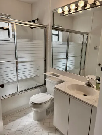 $2,500 | 5275 Europa Drive, Unit I, Boynton Beach, FL 33437