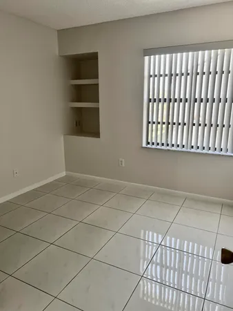 $2,500 | 5275 Europa Drive, Unit I, Boynton Beach, FL 33437
