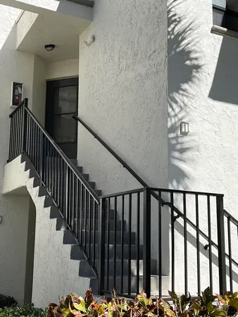 $2,500 | 5275 Europa Drive, Unit I, Boynton Beach, FL 33437