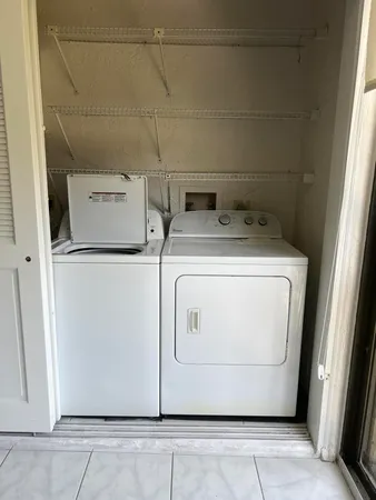 $2,500 | 5275 Europa Drive, Unit I, Boynton Beach, FL 33437