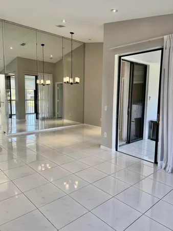 $2,500 | 5275 Europa Drive, Unit I, Boynton Beach, FL 33437