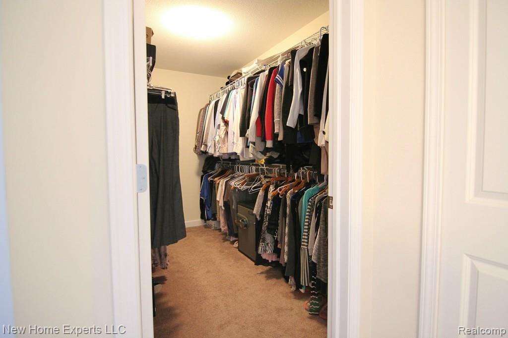 27159 Victoria Road Novi, MI 48374 - Photo 25 of 39 Victoria Master Closet.jpg
