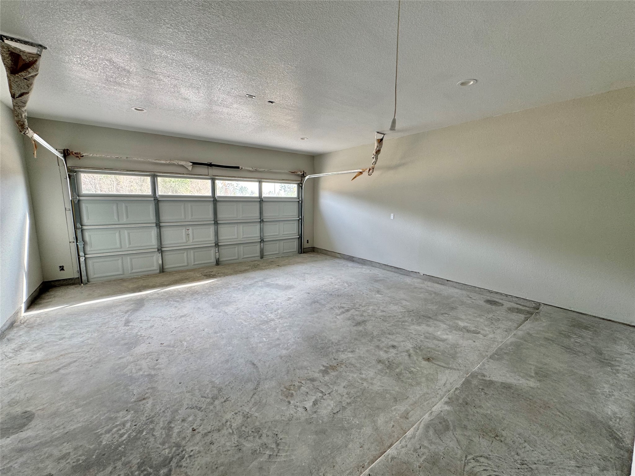 1165 Road 5203 Cleveland, TX 77327 - Photo 20 of 20 a view of a garage