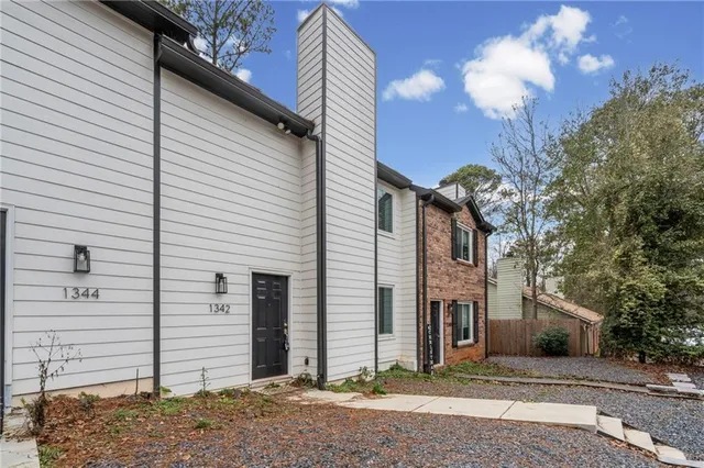 $2,200 | 1342 North Hampton Road, Alpharetta, GA 30009