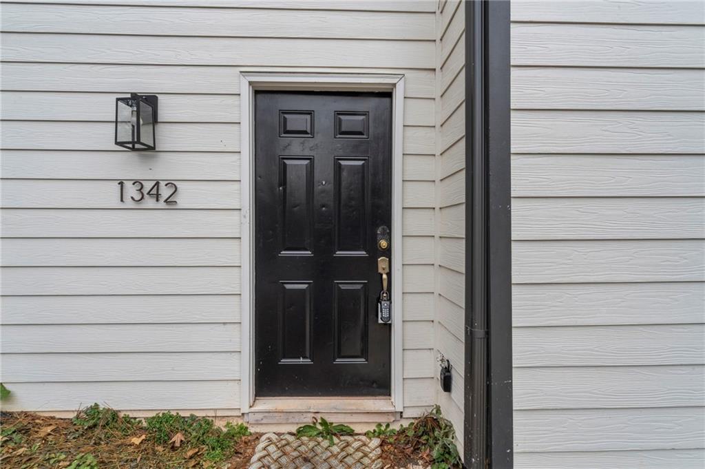 1342 North Hampton Road Alpharetta, GA 30009 - Photo 7 of 29 a view of front door
