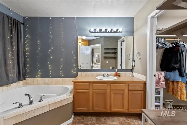 $392,000 | 1322 North 14th E Street, Mountain Home, ID 83647