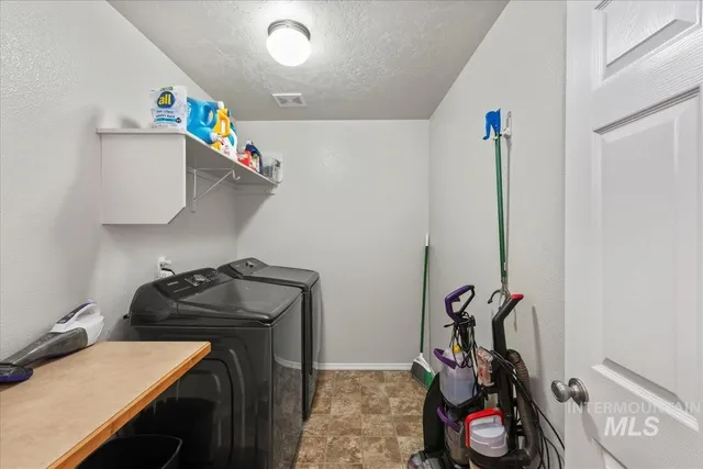 $392,000 | 1322 North 14th E Street, Mountain Home, ID 83647