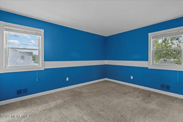 a view of empty room with window