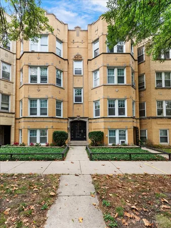 $2,150 | 5428 North Campbell Avenue, Unit 3S, Chicago, IL 60625