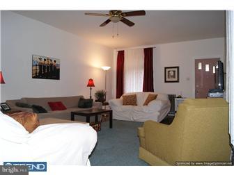 343 Spring Mill Avenue Conshohocken, PA 19428 - Photo 2 of 11 Living Room
