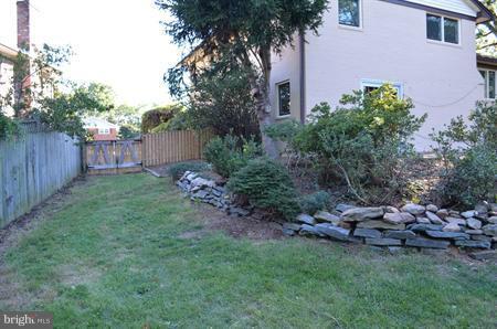 602 Winhall Way Silver Spring, MD 20904 - Photo 11 of 28 Exterior (Rear)