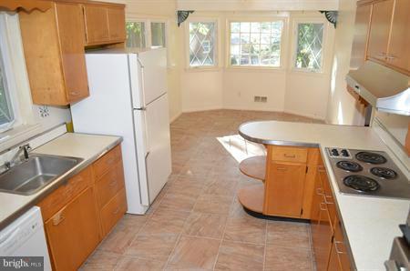 602 Winhall Way Silver Spring, MD 20904 - Photo 22 of 28 Kitchen