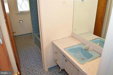 602 Winhall Way Silver Spring, MD 20904 - Photo 23 of 28 Bath