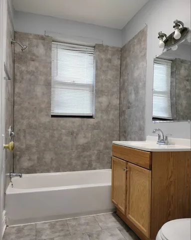 $1,200 | 1739 West 80th Street, Unit 17393, Chicago, IL 60620