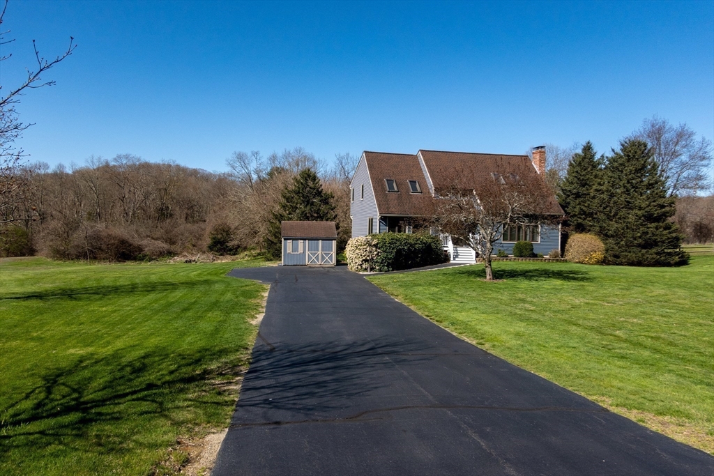 27 Dudley Road Sutton, MA 01590 - Photo 40 of 42 a view of a back yard