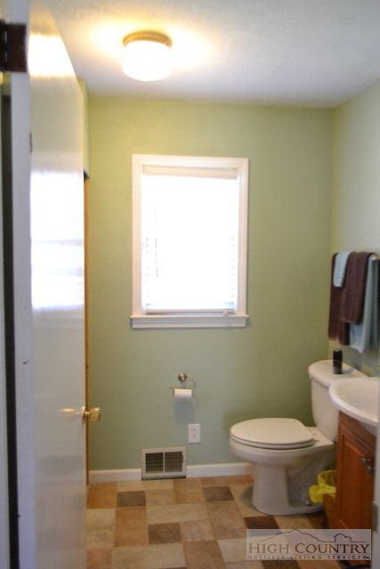 209 Frank Witherspoon Road Jefferson, NC 28640 - Photo 11 of 13 Gallery Image 11