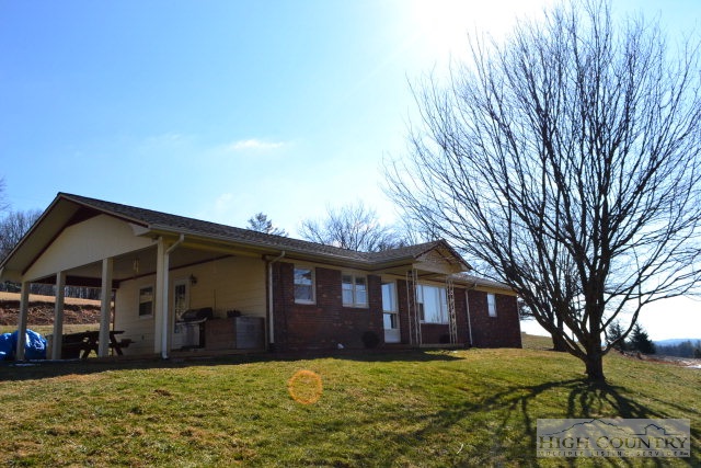 209 Frank Witherspoon Road Jefferson, NC 28640 - Photo 4 of 13 Gallery Image 4
