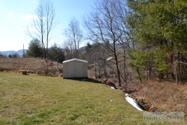 209 Frank Witherspoon Road Jefferson, NC 28640 - Photo 5 of 13 Gallery Image 5