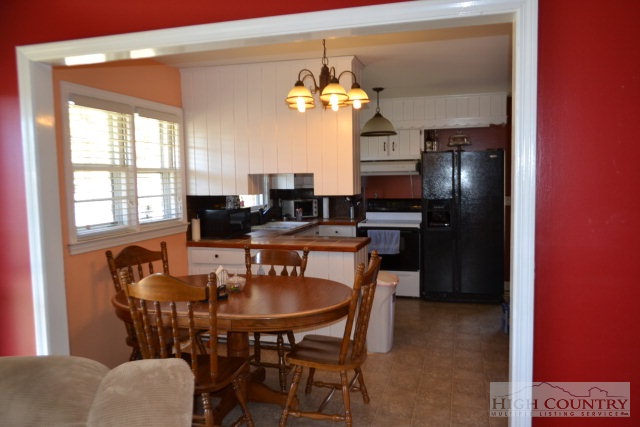 209 Frank Witherspoon Road Jefferson, NC 28640 - Photo 6 of 13 Gallery Image 6