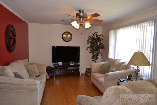 209 Frank Witherspoon Road Jefferson, NC 28640 - Photo 9 of 13 Gallery Image 9