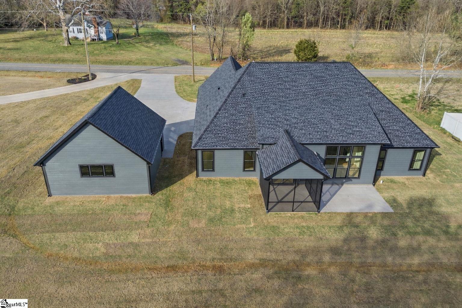 1165 Goodjoin Road Campobello, SC 29322 - Photo 2 of 43