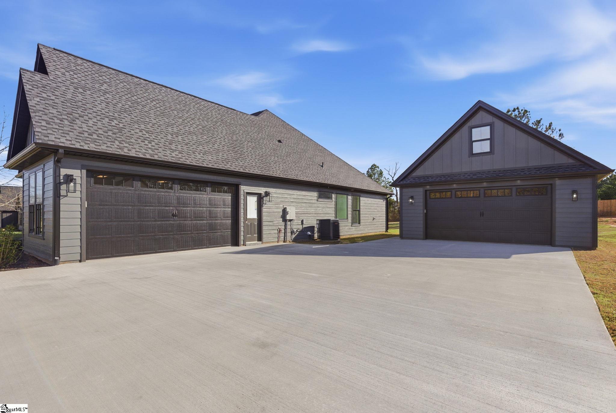 1165 Goodjoin Road Campobello, SC 29322 - Photo 3 of 43