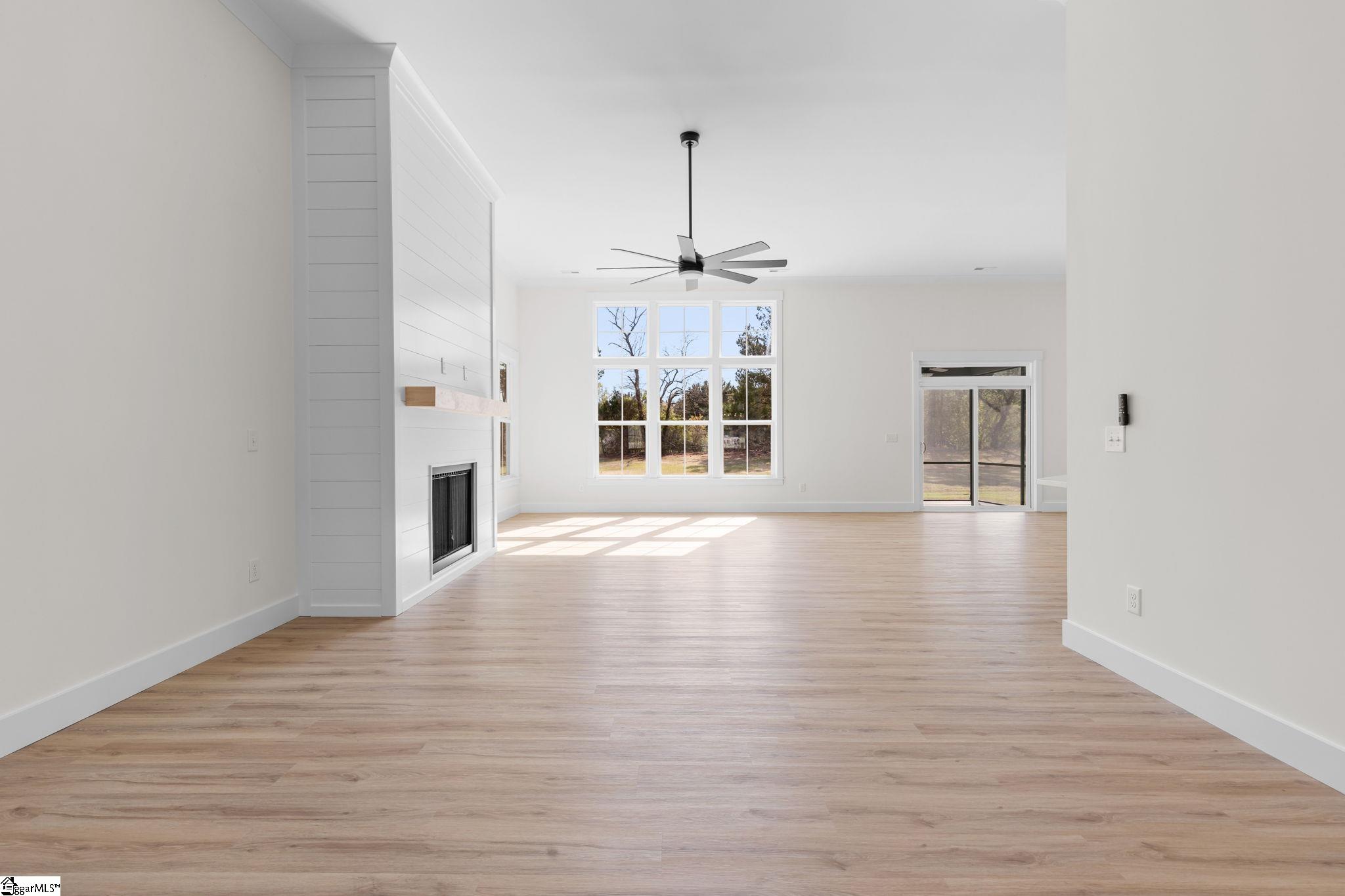 1165 Goodjoin Road Campobello, SC 29322 - Photo 8 of 43