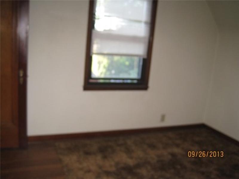 123 Leon Road Green Tree, PA 15220 - Photo 5 of 6 Bedroom.