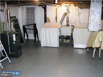 931 Edgemore Road Philadelphia, PA 19151 - Photo 11 of 12 Gallery Image 11