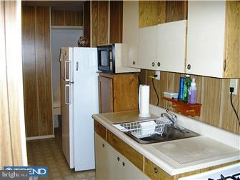 931 Edgemore Road Philadelphia, PA 19151 - Photo 6 of 12 Gallery Image 6