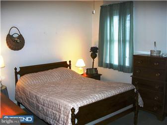 931 Edgemore Road Philadelphia, PA 19151 - Photo 8 of 12 Gallery Image 8
