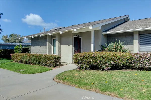 $818,000 | 8777 Tulare Drive, Unit 412A, Huntington Beach, CA 92646