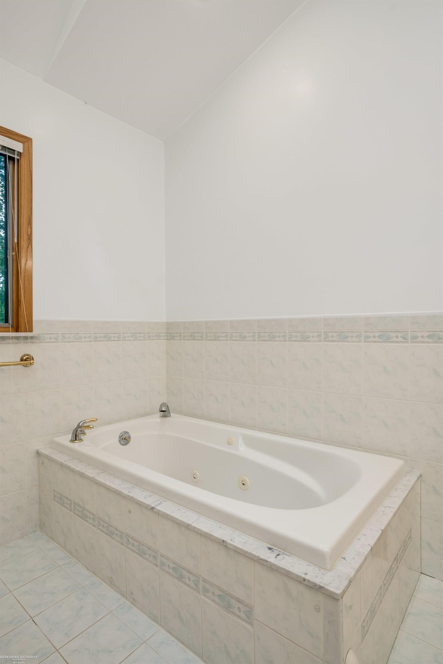 8225 West Gates Street Romeo, MI 48065 - Photo 30 of 73 50146506-96b40ea2-cbef-4b90-8eb4-09b03e2c67d1.JPG