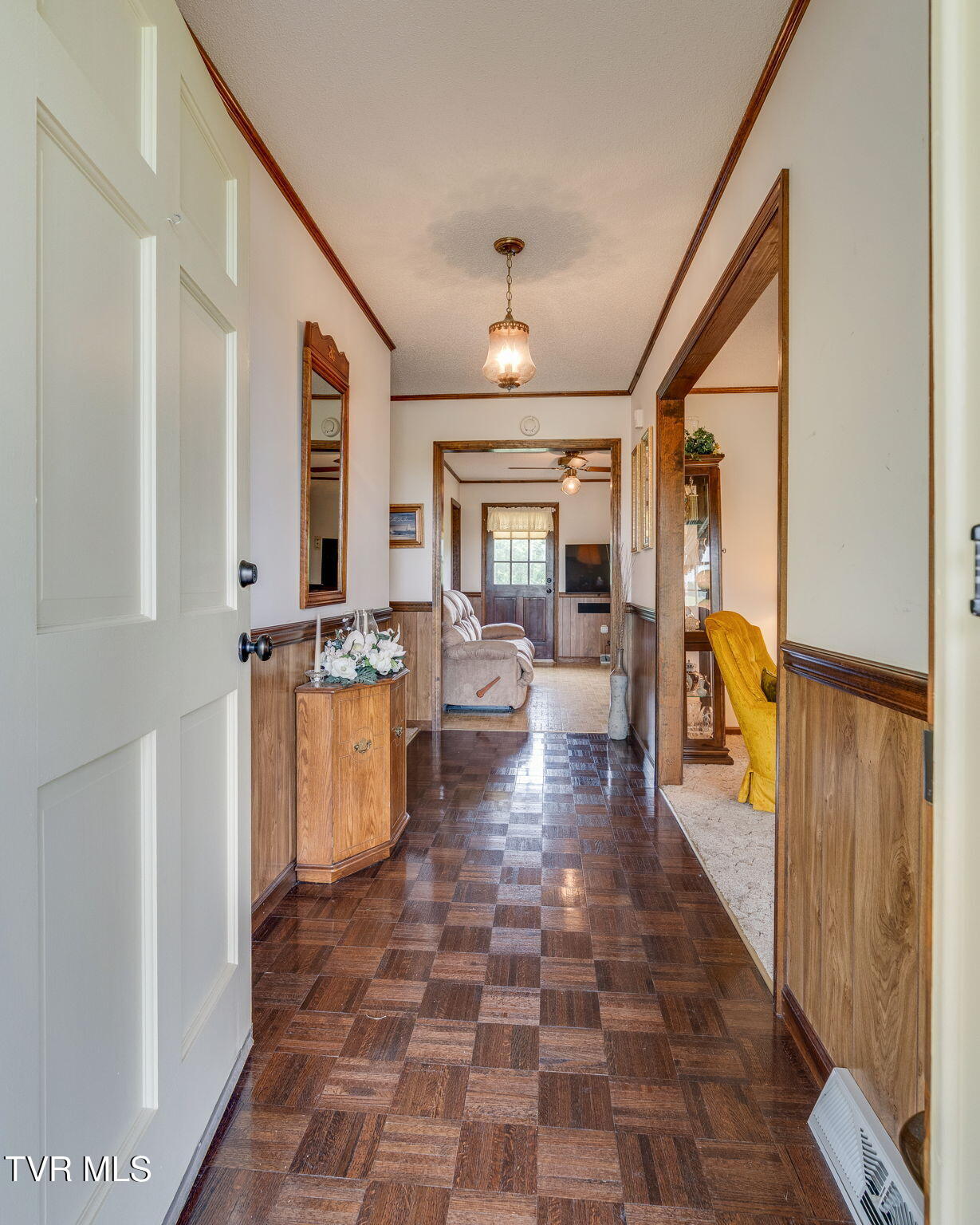 453 Twin Barns Road Greeneville, TN 37743 - Photo 5 of 46 004