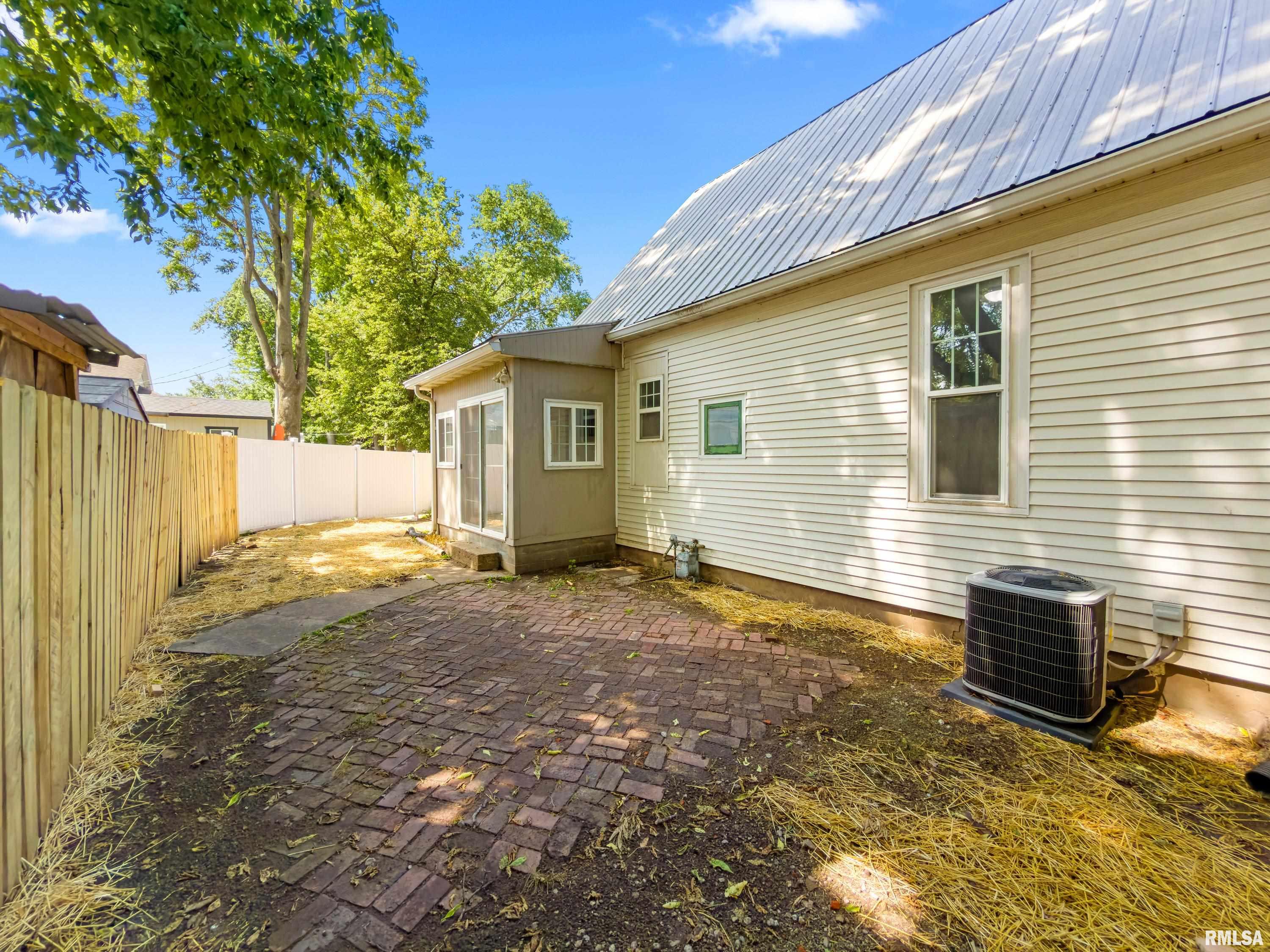 320 Walnut Street Pekin, IL 61554 - Photo 32 of 36