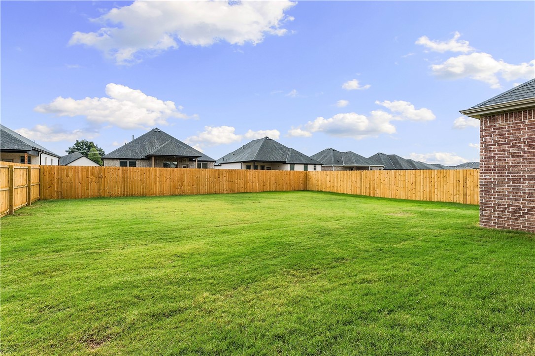 1806 Goldthorp Street Pea Ridge, AR 72751 - Photo 14 of 26 Fenced in backyard