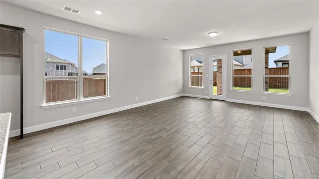 $2,550 | 3804 Malibu Drive, Sherman, TX 75090